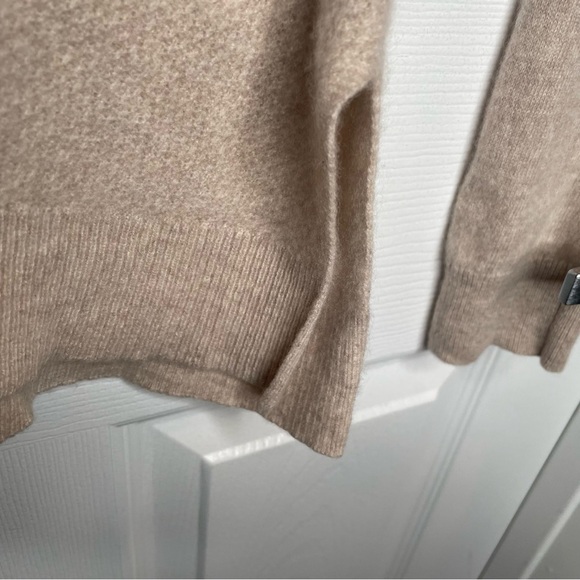 Lord & Taylor 100% Cashmere Sweater V neck Pullover Comfy Cozy in Beige L - Picture 8 of 10